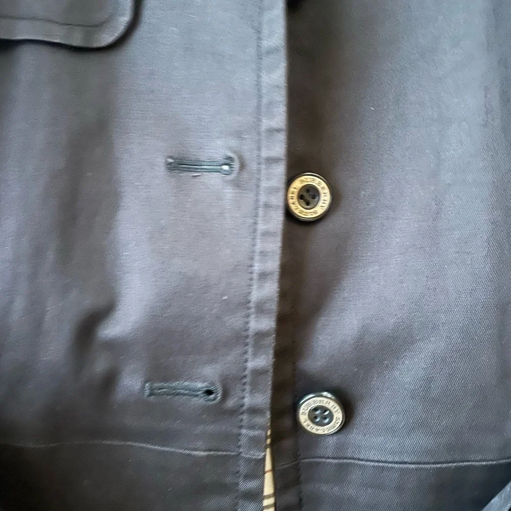 Burberry Black Classic Trench Coat with Signature Check Lining - Picture 4 of 15